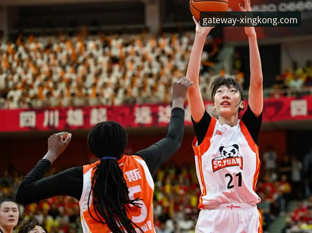 四川女篮的“三巨头”战术 vs 山西女篮的常规赛荣耀：一场总决赛的战术解构与平台观赛体验